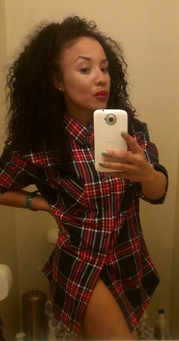 AshleyMorgane's tweet photo. Nights like this.... Nothing like wearing your boyfriend's shirt to bed. Super comfy!!! #comfort over style. http://t.co/dDaBVI9lZh