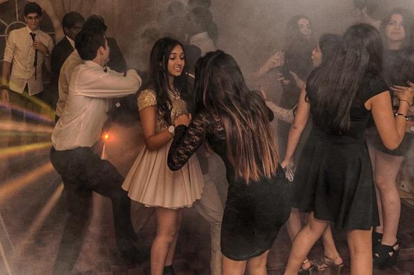 AndyMeshEvents's tweet image. Typical House Party... 🎊🎈🍻🍸🍹🍷