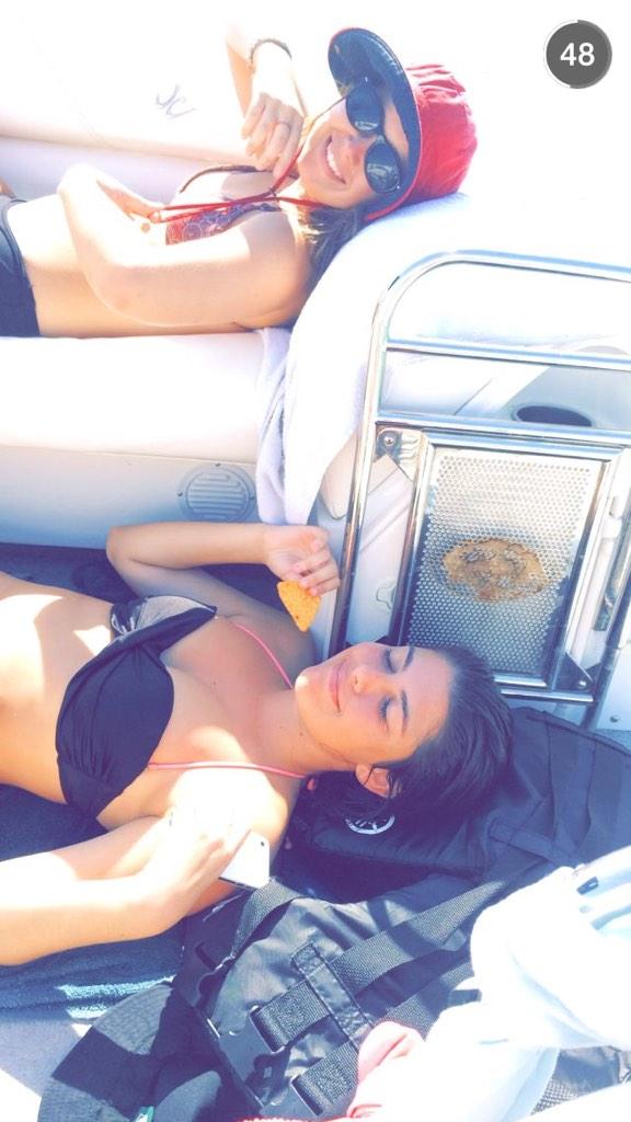 HottaMollay's tweet photo. Happy birthday to my soul sister 🌟👄 @merryoctopusmas #nohomo http://t.co/1tVSPCQNvR