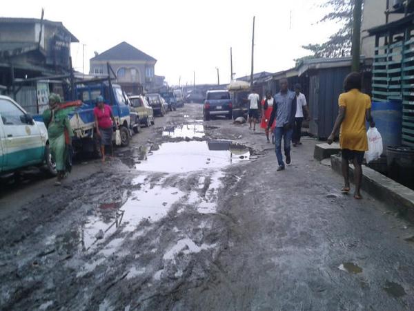 TheoAbuAgada's tweet image. " Bello Tapa Street, Orile,  http://t.co/y9bzI2WGYc" 
#APCState
#Lagos 
#WhereIsTheChange? 
#WeTriumphStill