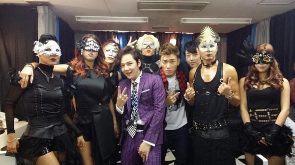yonggariii_'s tweet photo. 나고야 콘서트 시작!!! 같이 놀아봅시다~~
#장근석 #BB #TeamH #withus #EZIN #WeziN http://t.co/ngmVB3rNrr