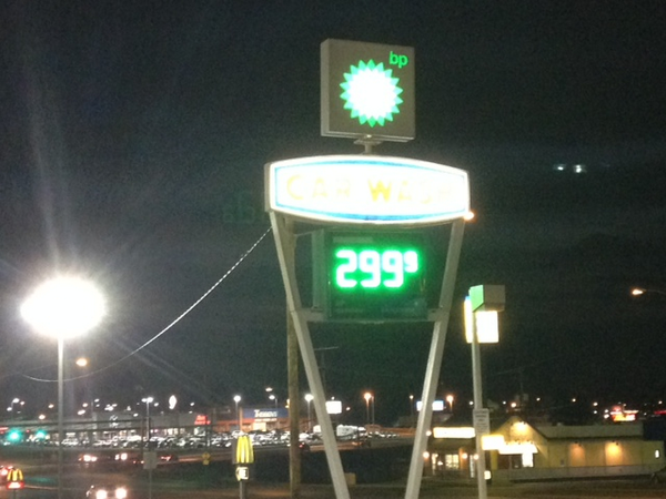 KWWL's tweet photo. This may get your attention! We spotted gas for under $3/gallon!  This was at the BP on Williams Blvd. SW in CR. http://t.co/jqfz6y2ay2