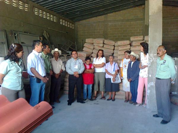 DDRBV1215's tweet photo. Congregación Mariana Trinitaria  apoyando a el Municipio de Buenavista de Cuèllar Gro. http://t.co/wqqj7Mu3NU