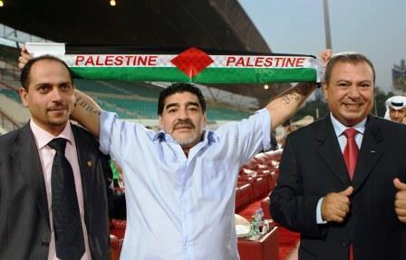 PalestinaHoy's tweet photo. Aseguran que Maradona esta cerca de convertirse en el entrenador de la selección #Palestina http://t.co/FNedws8sZy http://t.co/fd6w1Az1Os