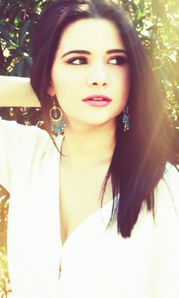 FakingItROL's tweet photo. ¡Karma Ashcroft está #Ocupada! @KarmsROL http://t.co/EDmpopqc1q