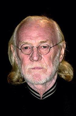 Happy Birthday Richard Harris, who passed away in 2002. He played as Dumbledore on HP 1 and 2!! 