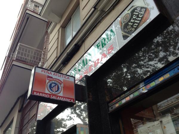 tancredipalmeri's tweet photo. Typical in Madrid,bars turning in official fans club for a football club, like this Atletico's one @calciomercatoit http://t.co/ICCFl92RjL