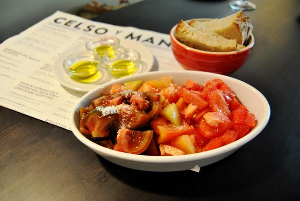 demenuenmenu's tweet photo. A buena hora os hablamos de @CelsoyManolo; tasca castiza para el buen comer. Nos encanta! http://t.co/7pfWTC6XJC http://t.co/QICBP89n2L