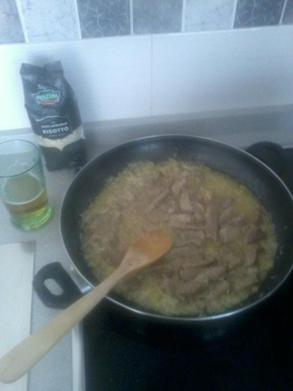 Franpe1989's tweet photo. Risotto de presa ibérica #DBAM @samu7891 @MiguelLuque2  xD http://t.co/wFD7x8eNMN