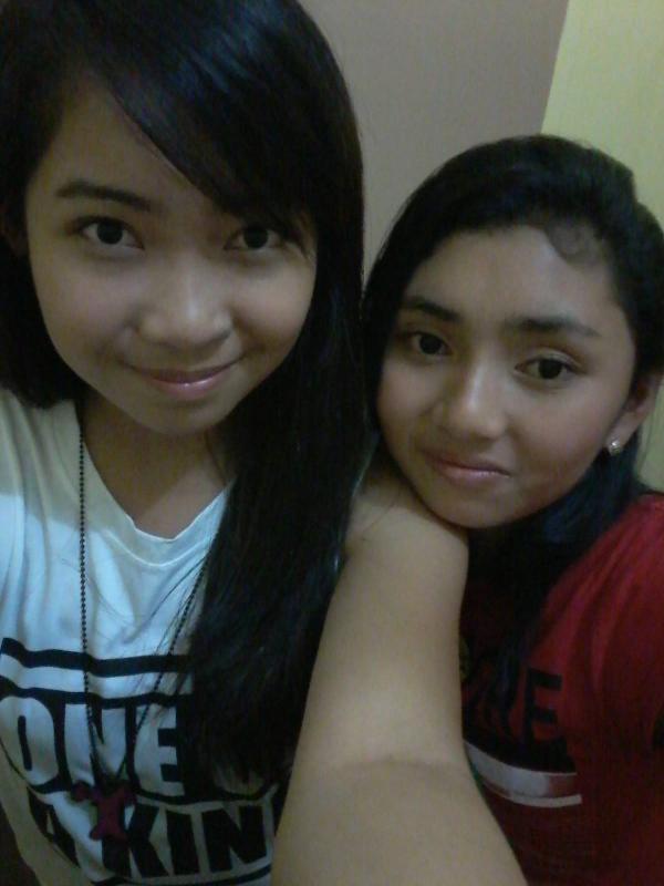 charie_extra's tweet photo. with ma' sistah:) (Y) http://t.co/60wPdhYLdg