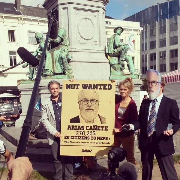 maggie_doku's tweet photo. #wrongprofile #revolvingdoors #oilindustry #conflictofinterest #sexist #coastaldegradation  #ephearings2014 http://t.co/9F20OG8Yoo