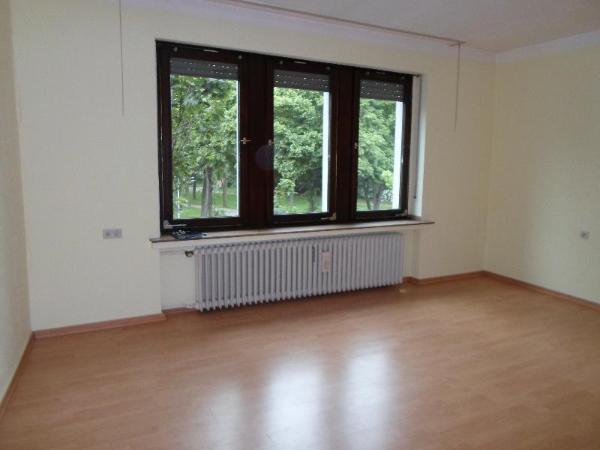 terAxon24's tweet photo. **DÜREN**
ca. 50 m² für 300€ Kaltmiete
#Immobilien #Düren
http://t.co/KGg3mXSmHB http://t.co/yrT08777jC