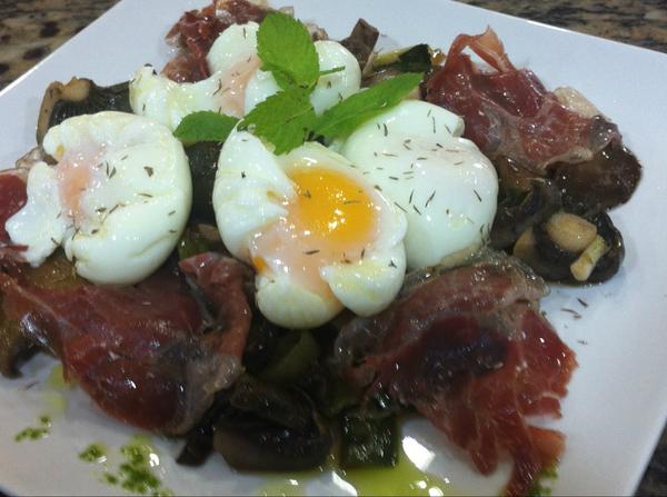 CaXoret's tweet photo. Rebollons amb pernil i ou, ummm Que boo!! En Ca Xoret ja es pot degustar este espectacular plat. #caxoret #valencia http://t.co/Y6j3xDvuW0