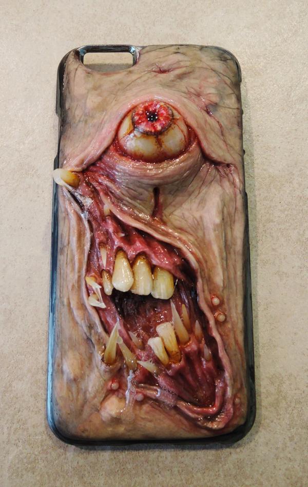 HorrorDNA's tweet photo. This has to be the most insane phone case we've ever seen. Created by Morgan's Mutations. https://t.co/55IsEUK2ju http://t.co/k5xLGqBu1B