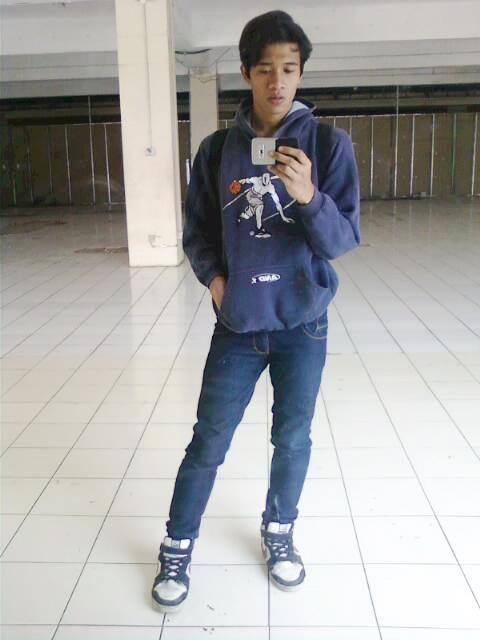 inii Jin nya En-G xD
cieee <a href="/irvanWENTZ/">JIN :D</a> lagi selca selca :D *kabooorrr