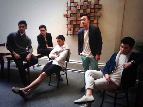 umusicindonesia's tweet image. Photoshoot @5RomeoID bareng @CosmoGirl_IND siang tadi. Gayanya keren!