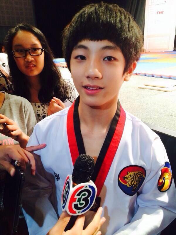 _mybliss's tweet photo. กอนอู k-tigers อายุ 15 ปี นักเทควันโดประเทศเกาหลีใต้ หนุ่มหล่อ หน้าใสปิ๊ง น่ารักน่าหยิกมากอ่ะ #นักกีฬาหล่อบอกด้วย http://t.co/yCcoSBZQhx