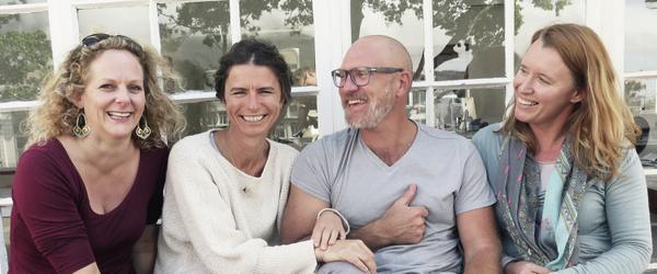 ♥ Atomik is live on Twitter!! Tweet Tweet... Come fly with us!