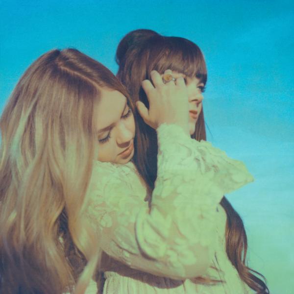 Skapelsens's tweet image. #Skapelsen skriver musikhistoria i realtid. Tack till First Aid Kit &amp;lt;3 skapelsen.com/portfolio/firs… @FirstAidKitBand