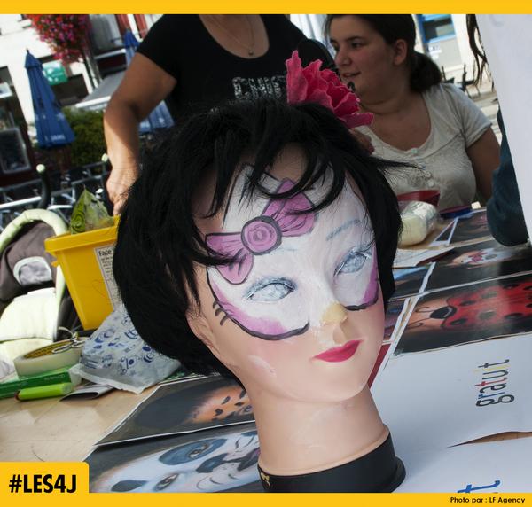 animenflech's tweet photo. Un stand maquillage vous attend les enfants !  #les4J #placehenri4 http://t.co/bBjgJbnPbM