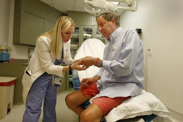 EndSkinCancer's tweet photo. Transplants and the associated medications can increase the chances of #skincancer by 100x. 

http://t.co/wqCXsREIJx http://t.co/jBqZBKlw7w