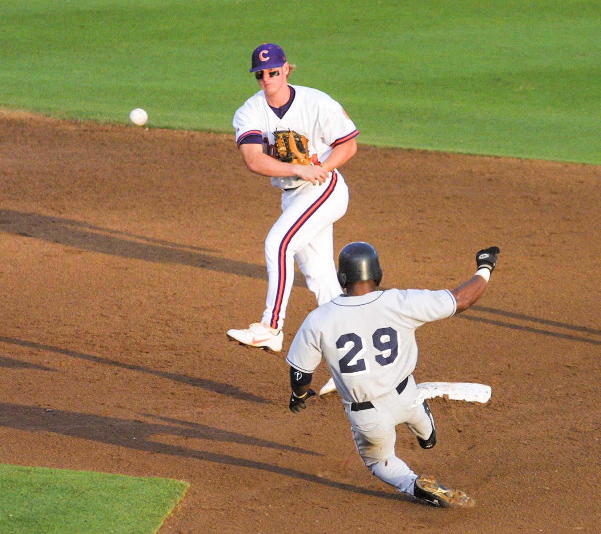 Clemson Baseball on X: #TBT - Shortstop Khalil Greene was named national  player-of-the-year in 2002. #Clemson  / X
