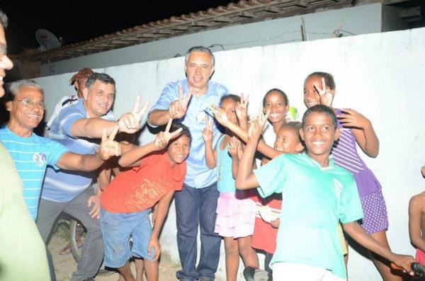 AscomZeFranco's tweet photo. População do Novo Horizonte disse SIM para o Novo Sergipe. #agoraé20 #NovoSocorro #EduardoAmorim20 http://t.co/DcGdvEK7hI