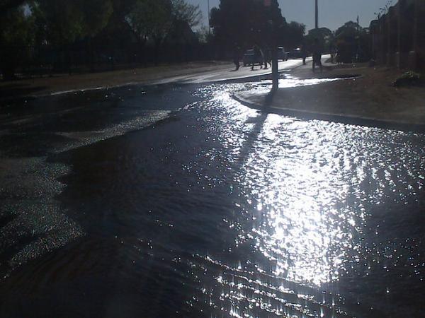 zcb830's tweet photo. @jhbwater while people are without water in some areas.. Water is being wasted in lenasia!!! http://t.co/7aoEcgNe0S