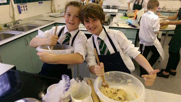 FallibroomeDT's tweet image. Want to join other budding chefs and bakers on a Wednesday after school? See Miss McCabe in Food Tech. #FalliExtra