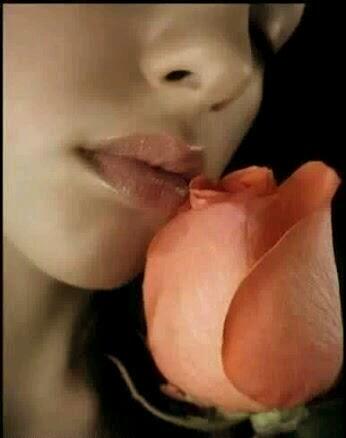 luzlibra13's tweet photo. Incluyeme en tu beso,,deseame en tu boca,, http://t.co/dxvAqVssh5