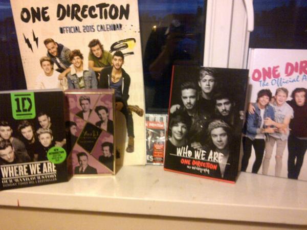 LittleHoran8's tweet photo. Look what my mum got me!!! @onedirection @NiallOfficial @Real_Liam_Payne @Harry_Styles @zaynmalik @Louis_Tomlinson http://t.co/p79hklHmso