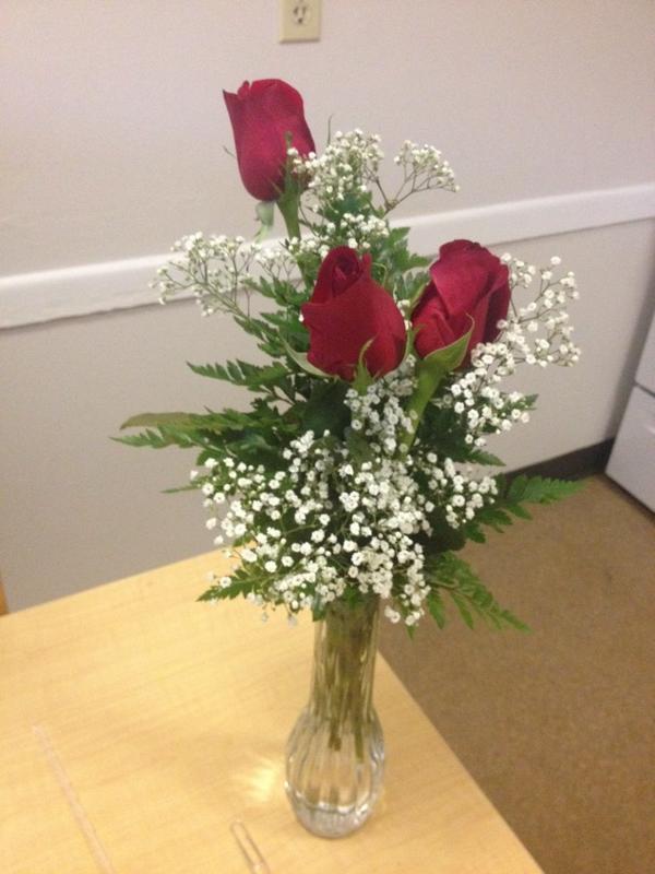 eliza_anne94's tweet photo. My dad sent me those today for #OneRoseInvitation It's been a beautiful day truly filled with flowers from heaven! http://t.co/48aViv86Dl