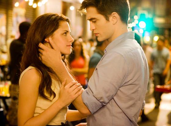 eentertainment's tweet photo. Good news, Twihards: #Twilight is coming BACK! http://t.co/uNuW4UBiuw http://t.co/u8MhaTer99