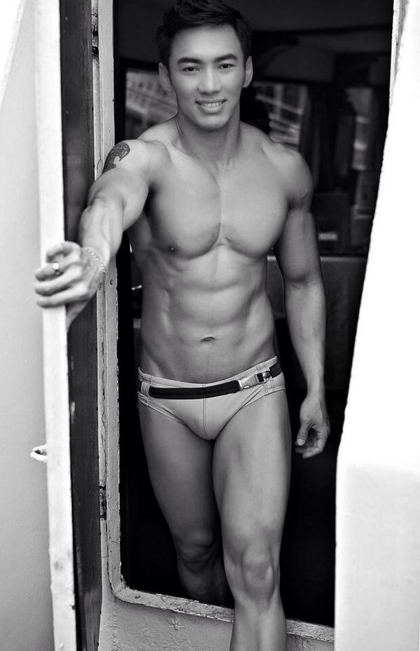 shirtless4ever's tweet photo. #tattoo #underwear #handsome #sexy #abs #muscles #hunk #gay #asian http://t.co/oSVQaeUbBO