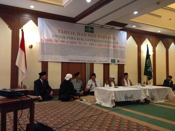 ppmAswaja's tweet photo. Suasana tahlil kepada jamaah nahdliyin korban PKI dan Naga Hijau diteruskan dng ceramah dan testimoni @nu_online http://t.co/8T6VVIxz7t