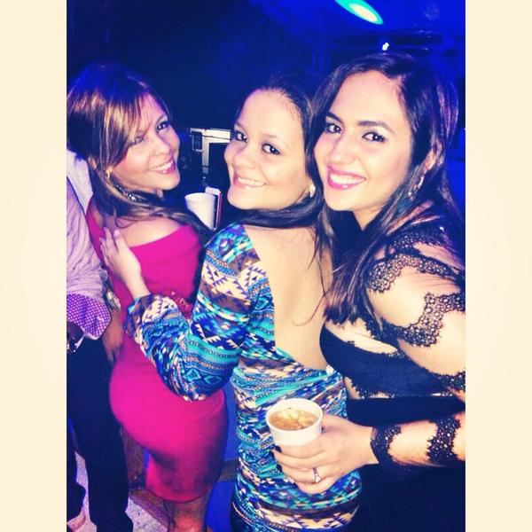 mariantejada30's tweet photo. Graduacion💙 http://t.co/FiwH21iHrx