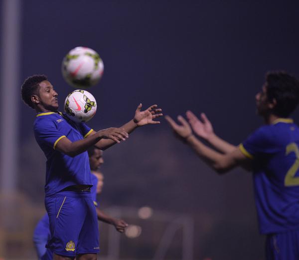 AlNassrFC's tweet photo. واعتمدت التدريبات على اللعب من لمسة واحدة والتحرك بدون كرة مع تدريبات على الكرات العرضية والتسديد
#NFC http://t.co/v8cW8wWZrm