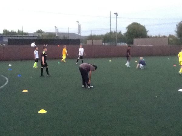 bevisrob's tweet photo. @SandgateChair Sandgate Youth mid week training at Goals Heathrow 6pm - 7pm http://t.co/VOX2BG9ghH