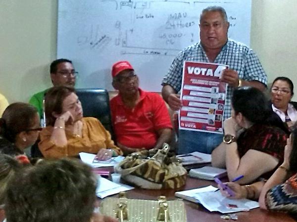 Maria_MalpicaP's tweet photo. La @Alcaldia_Colon y #MOBIAR 4 Seguimos fortaleciendo empleo y viviendas para #SurDelLago @mobiar_nacional @MOBIAR4 http://t.co/VsP55xNcvq