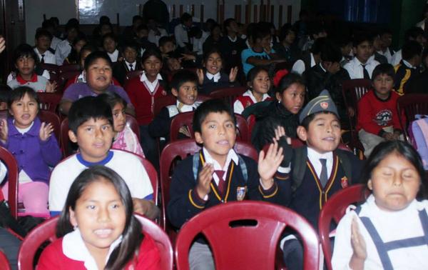 encuentrosSJS's tweet photo. Día de la Juventud en el Programa de Educación Básica Alternativa, del Centro Cristo Rey. http://t.co/M7yZ7aMDMj http://t.co/x9qyYwCDjx