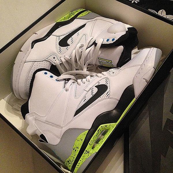 kgomz_'s tweet image. . sbudaroc sbudaroc The Summer is Ours #nikecommandforce 🔥🎥