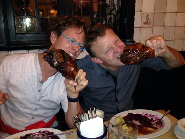 UrologieTwente's tweet photo. Nog lekker ook! #dgu14 http://t.co/t7oNKSYSQh
