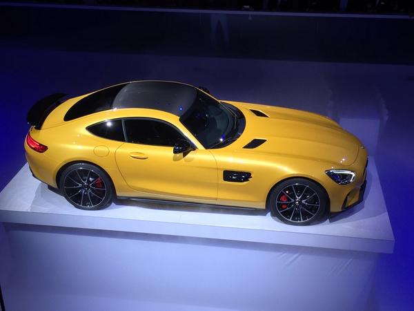 harrismonkey's tweet photo. AMG GT levitates from floor. http://t.co/hJzFxAx9Sl