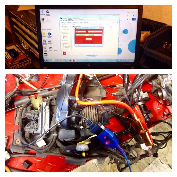 DigitalDirectiv's tweet photo. A little #Ducati computer hacking today. Technology amazes me sometimes. http://t.co/LhHYoUyHgC