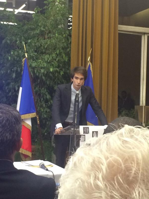 HayetteHamidi's tweet photo. Intervention de P-Marie : "il faut réconcilier la politique avec le réel" #SensCommun93 http://t.co/Dvlj2NgQJU