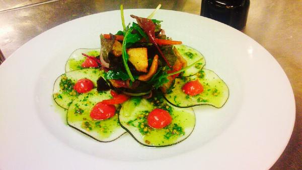 Argument restaurant tweet media