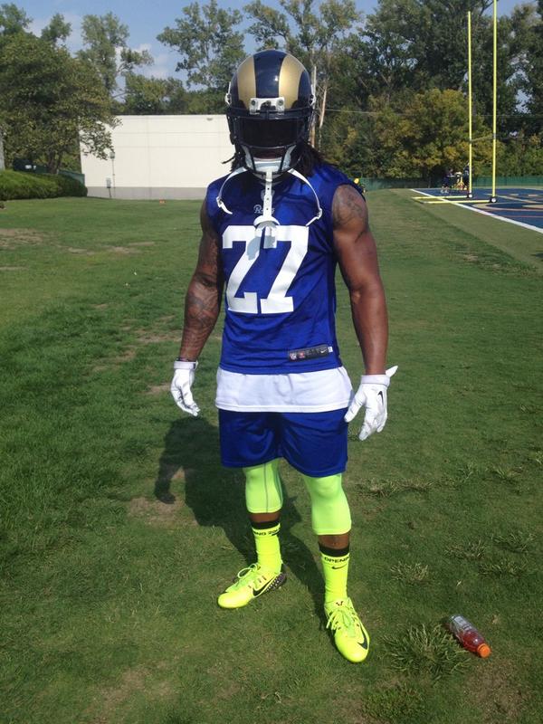caseyreporting's tweet photo. .@TreMason mixing it up w/ some blinding swag at @STLouisRams practice. Caution: need sunglasses to view this photo http://t.co/jGEziVck3f