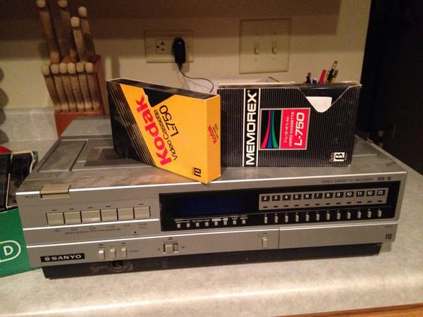 aepaluch's tweet photo. Nothing like trying to fire up the ol' Beta at Mom and Dad's to make a girl feel ancient. #VHSrules http://t.co/z4T7iOpawY