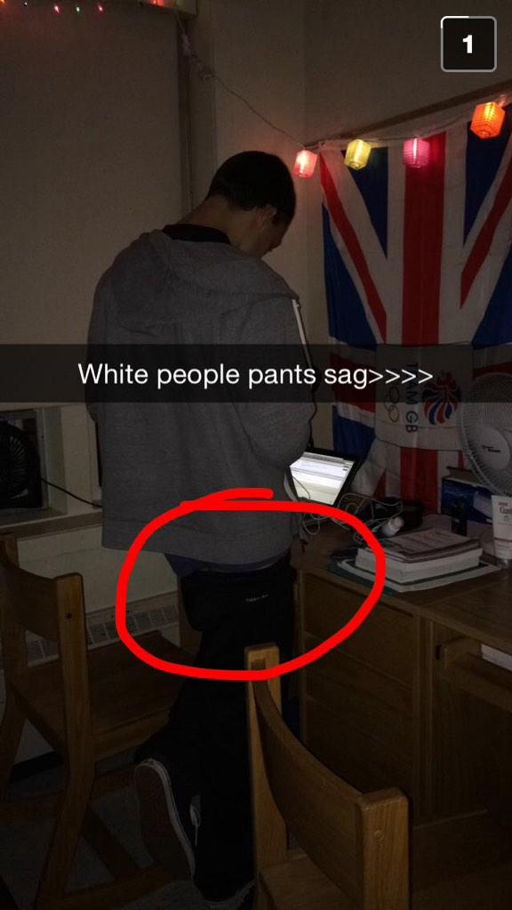 C_MyBark's tweet photo. White people pants swag>>>> http://t.co/t05uCoTM1L