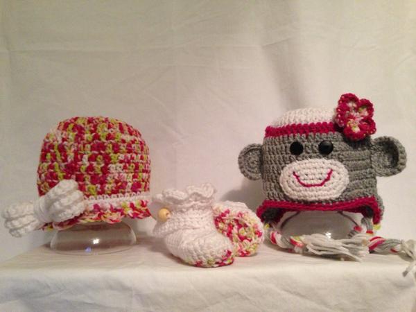 BabyBooCrochet's tweet image. booties with matching hats